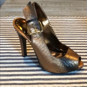 BCBGirls Women’s open-toe, sling back in copper